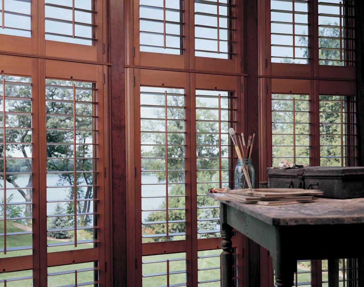 Hunter Douglas Heritance® Wood Shutters near Youngstown, Ohio (OH)